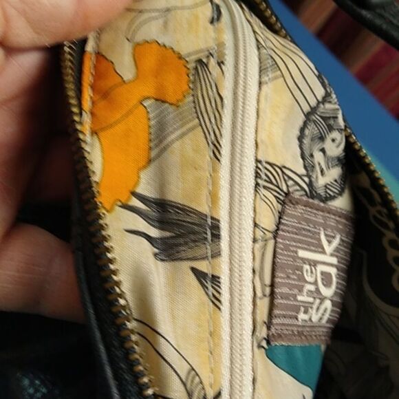 The Sak Pebbled Black Leather Shoulder Bag Zipper Top Snap Front Pocket - Picture 11 of 16